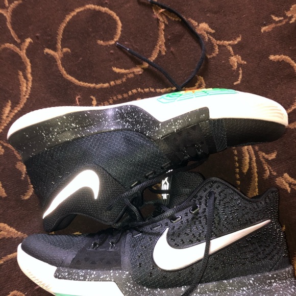 Kyrie 3 Black Ice - Picture 4 of 9